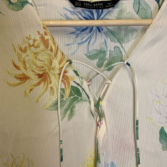 Zara Semi-Sheer Ivory Floral Lace Up Neckline Kimono Sleeve Peplum Top Size M - Picture 6 of 12